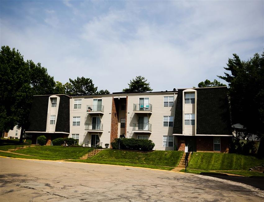 Whispering Lake Apartments, 4583 Whisper Lake Drive, Florissant, MO