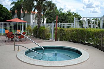 5800 N.W. 74th Place 1-2 Beds Apartment for Rent - Photo Gallery 5