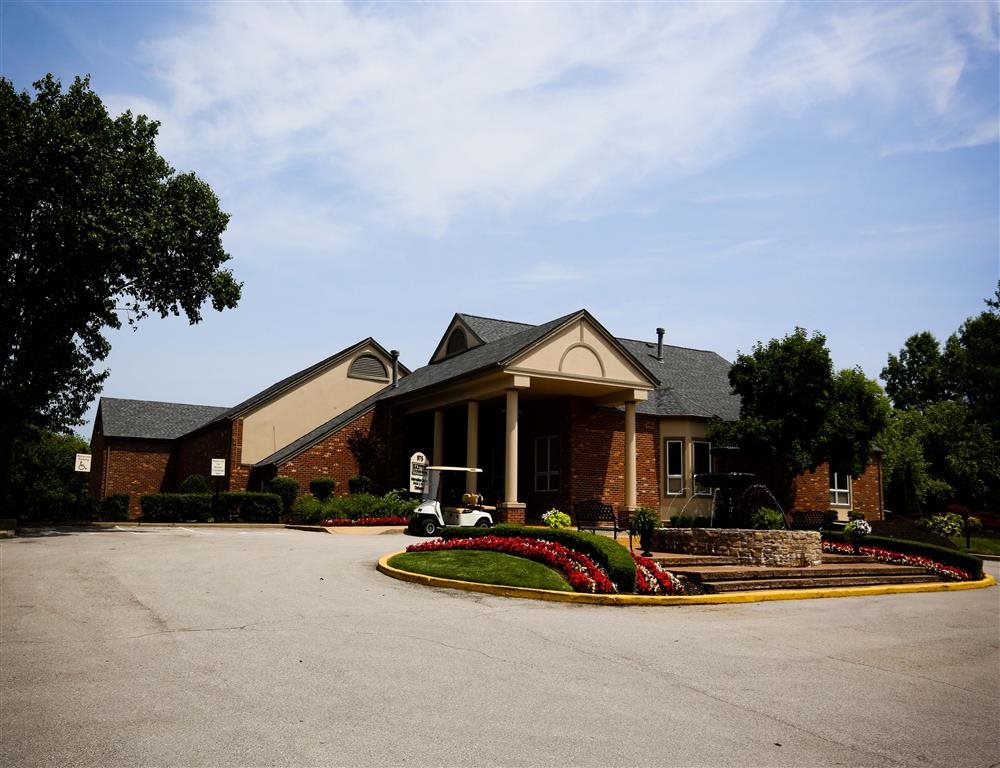 Photos and Video of Baxter Crossings Apartments in Chesterfield, MO
