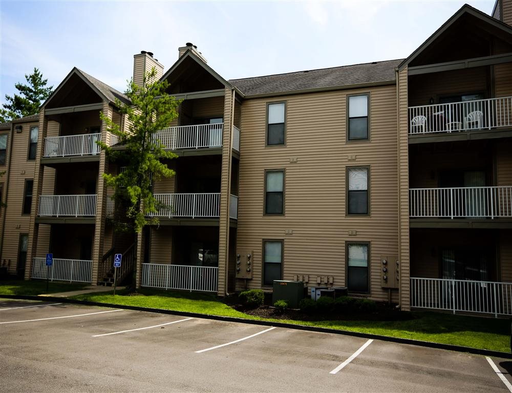 Photos and Video of Baxter Crossings Apartments in Chesterfield, MO
