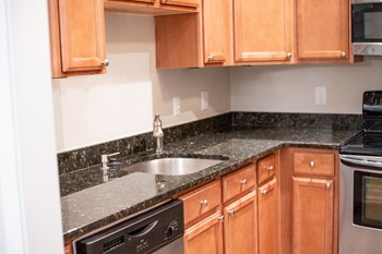 2770 Lenox Road NE 1-2 Beds Apartment for Rent - Photo Gallery 5