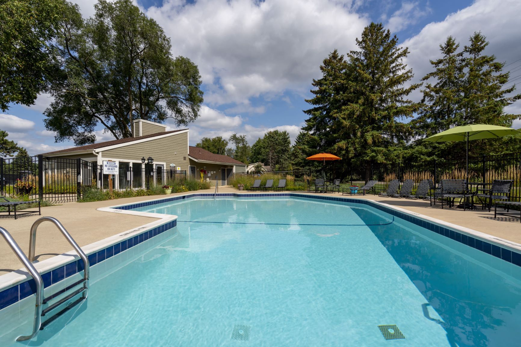 The Pines Of Cloverlane Apartments, 4907 Cloverlane Dr, Ypsilanti, MI