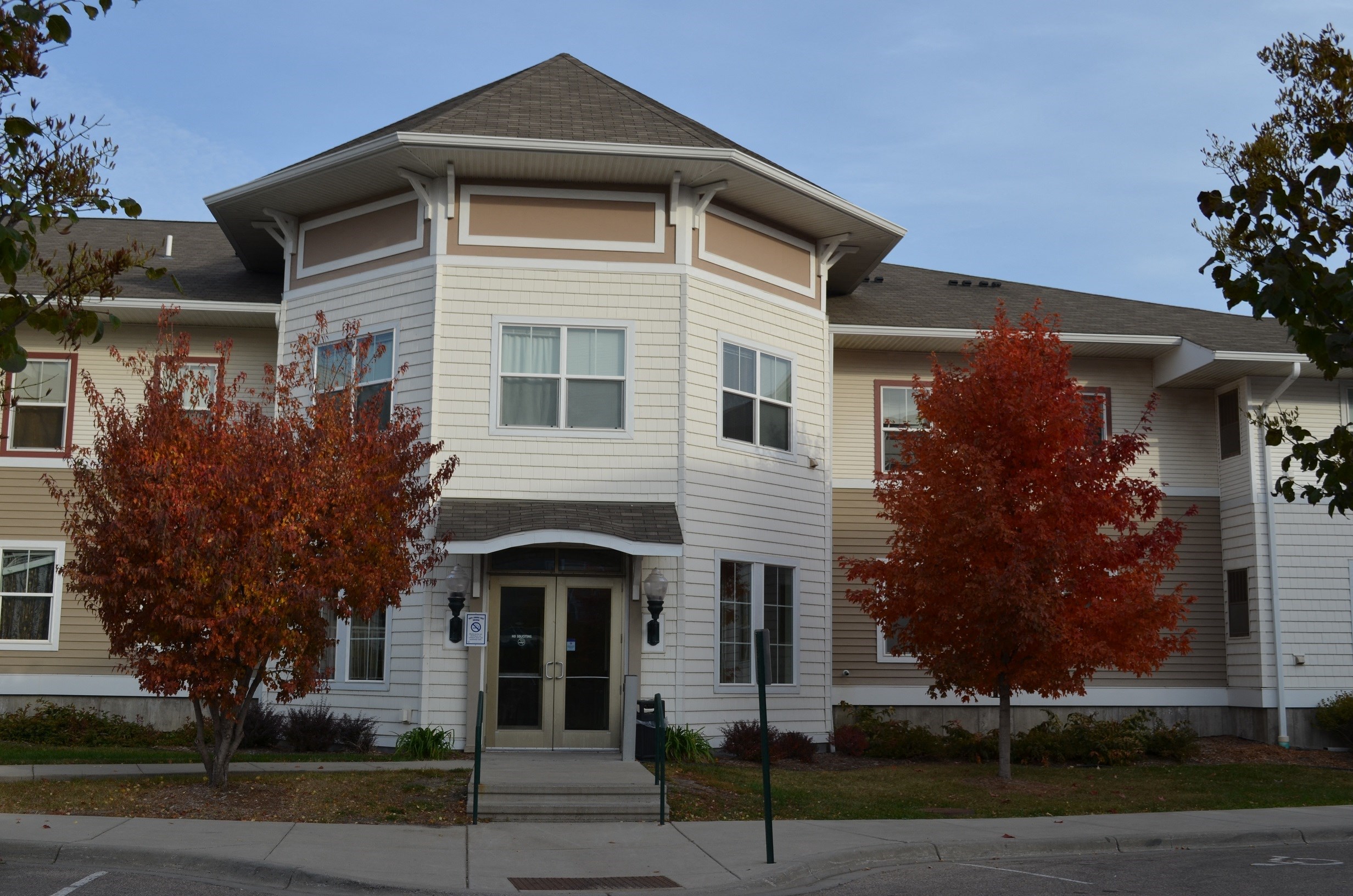 Clover Field Marketplace Apartments, 2915 Clover Ridge Drive, Chaska