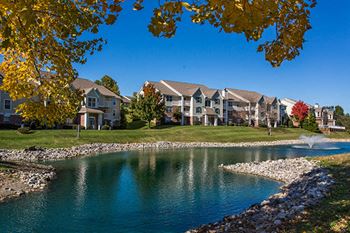 Gorgeous Community Lake and Landscaping at Sunscape Apartments, VA 24018