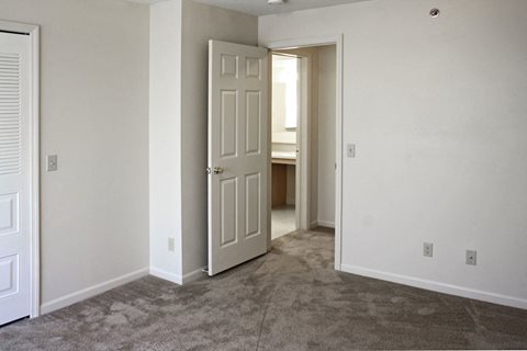 Central Air Conditioning at Colonial Pointe at Fairview Apartments, Bellevue