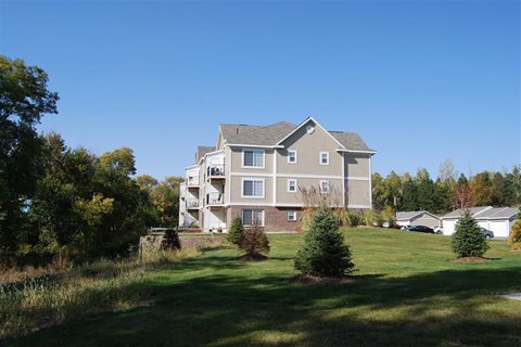 Sophisticated Apartment Living at Colonial Pointe at Fairview Apartments, Bellevue, NE