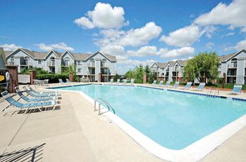 Sparkling Pool With Wi-Fi at Huntington Cove Apartments, Merrillville