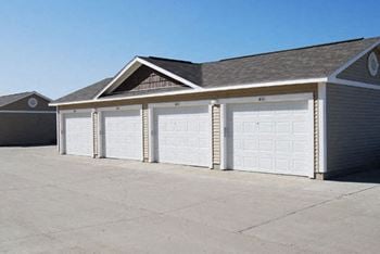 Garages with Remote Openers Offered at West Hampton Park Apartment Homes, Nebraska
