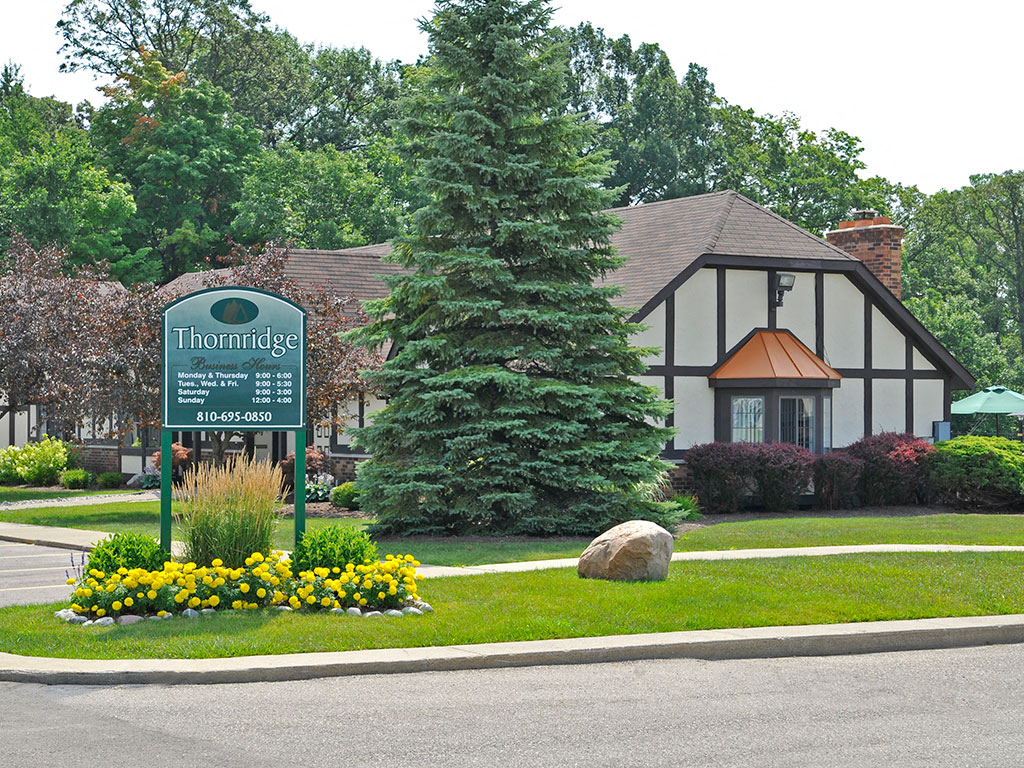 Clubhouse Exterior at Thornridge Apartments, Michigan