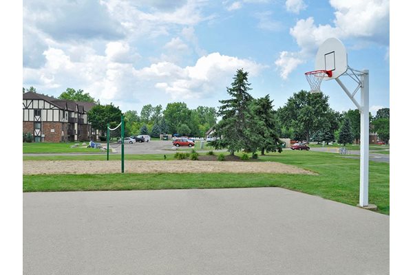 Charter Oaks Apartments 1000 Charter Oaks Drive Davison Mi