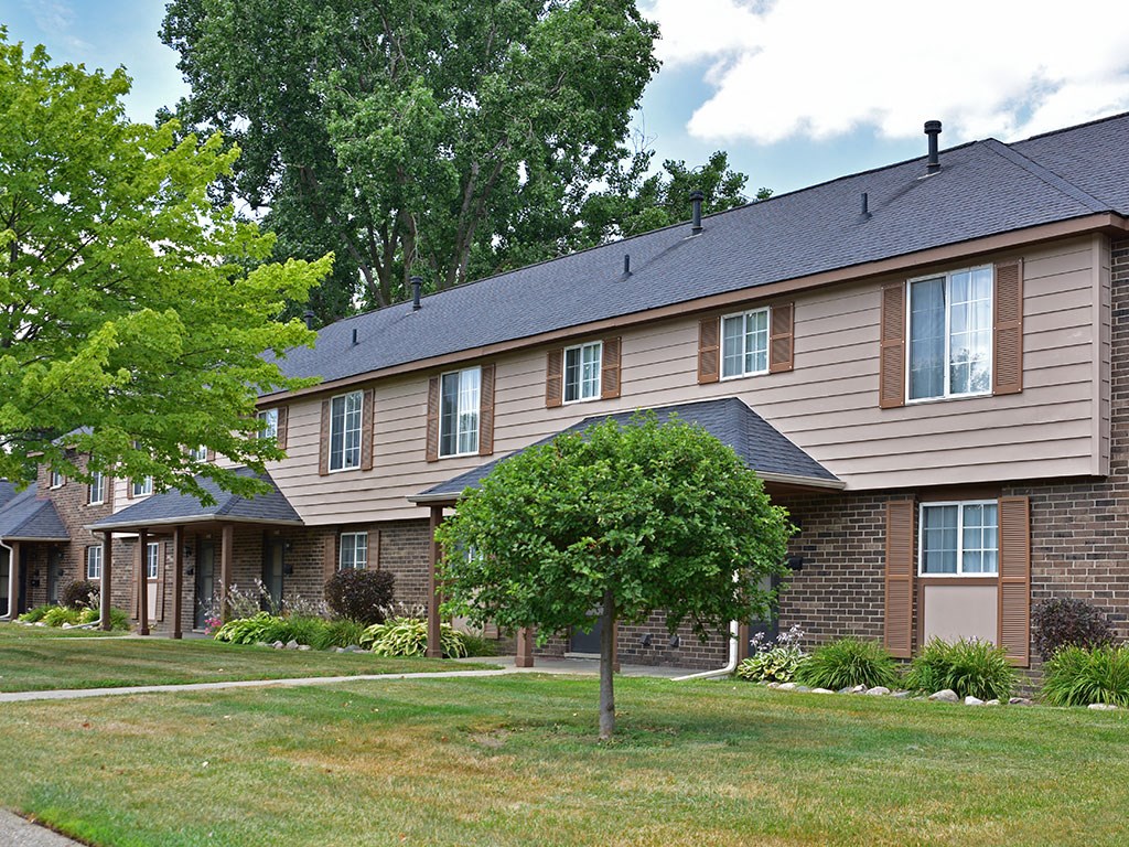 Shannon Manor Townhomes, 1000 Charter Oaks Drive, Davison, MI RentCafe