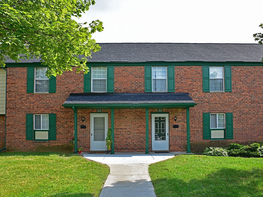 Shannon Manor Townhomes, 1000 Charter Oaks Drive, Davison, MI RentCafe