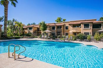 Downtown Gilbert Apartments with Beautiful Swimming Pools