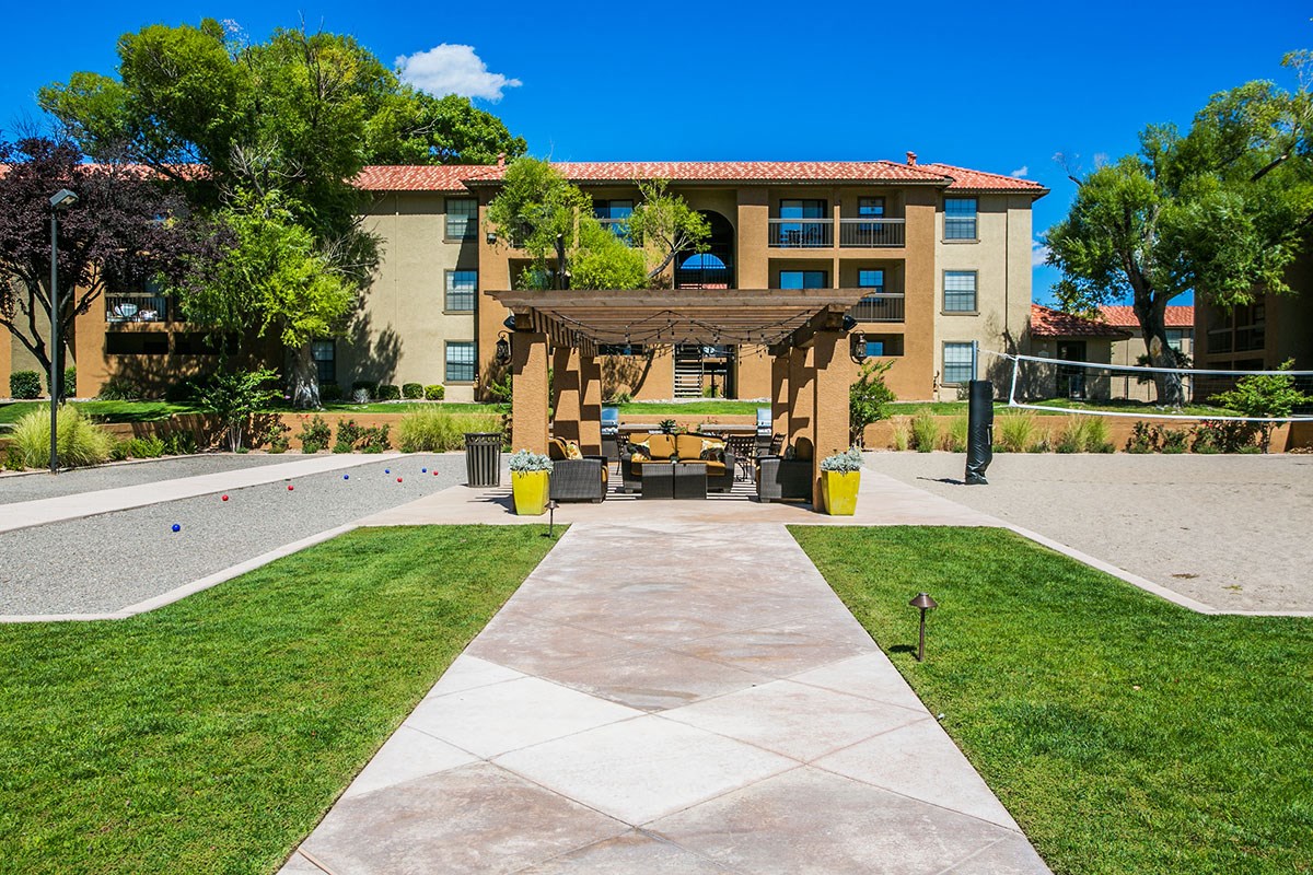 Del Rio Apartments, 4601 Montano Road NW, Albuquerque, NM RentCafe