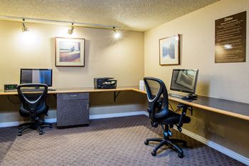 Business Center at Laughlin Rentals