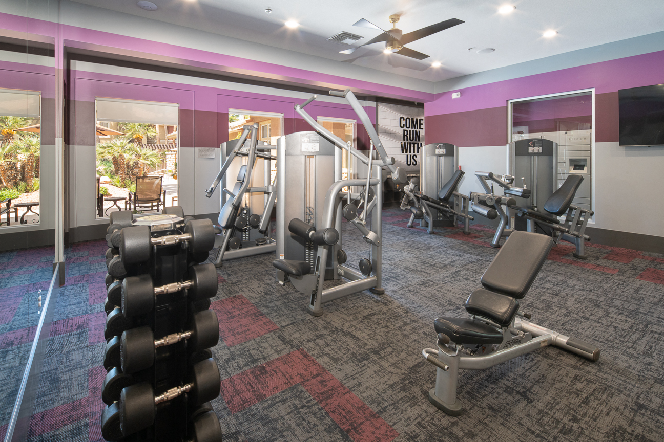 Gym with Free Weights at Glendale AZ Apartments Near I-17