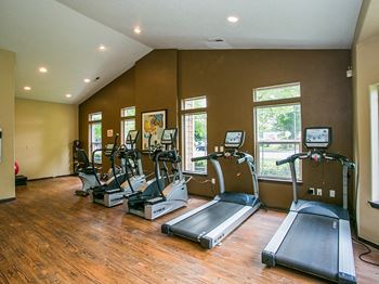 Fitness Center with Free Weights at Apartments Near Washington State University