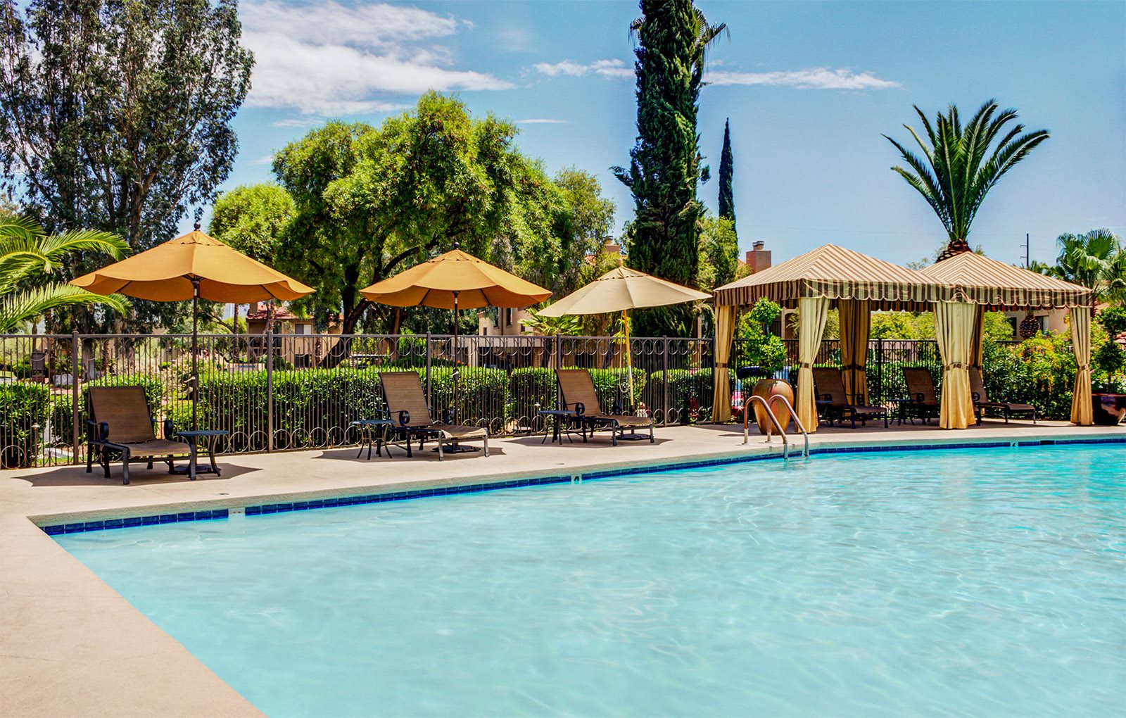 Sonoran Terraces Apartment Homes In Tucson Az Near Golf Course