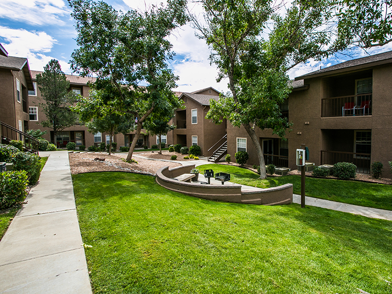 Photos of Hunter's Ridge Apartment Homes Near Sandia Mountains in NM