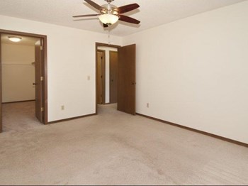 11799 Zea St NW 1-2 Beds Apartment for Rent - Photo Gallery 5