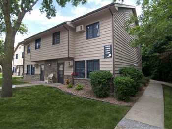 2479 Woodcrest Drive 1-3 Beds Apartment, Townhouse for Rent - Photo Gallery 2