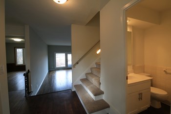 Multiple Addresses 3 Beds Duplex/Triplex for Rent - Photo Gallery 2