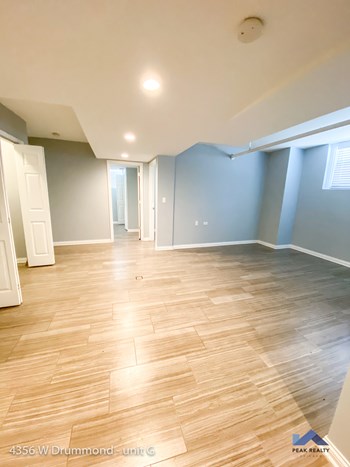 4354 W. Drummond Pl. Studio-2 Beds Apartment for Rent - Photo Gallery 4