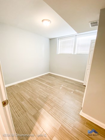 4354 W. Drummond Pl. Studio-2 Beds Apartment for Rent - Photo Gallery 6