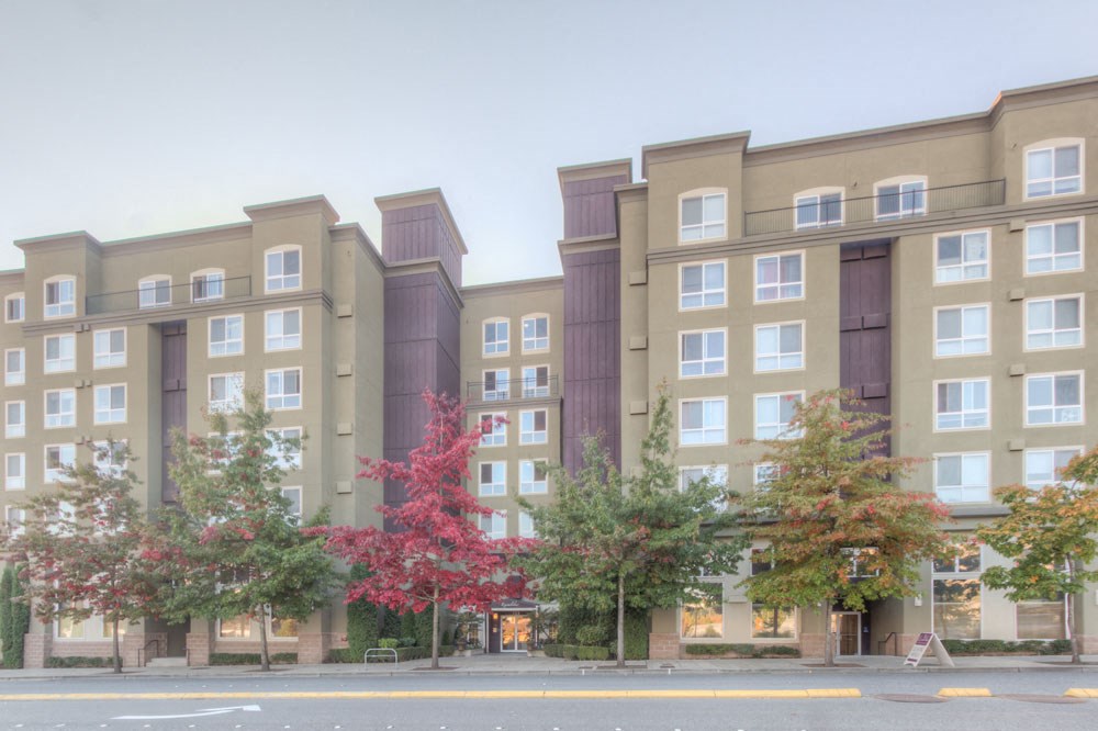 Elegant Exterior View at Excalibur Apartment Homes, Bellevue, WA
