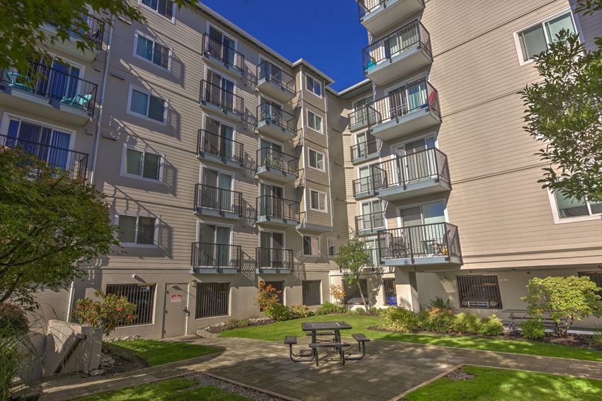 Property Courtyard Property Courtyard at King Arthurs Court, Seattle, WA - Photo Gallery