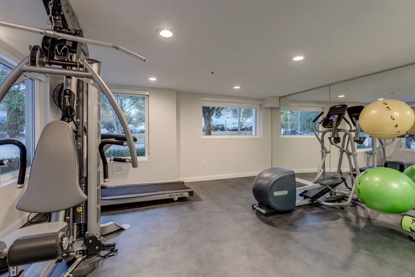 Fitness Center Fitness Center at Sir Gallahad Apartment Homes, Bellevue, WA, 98004 - Photo Gallery
