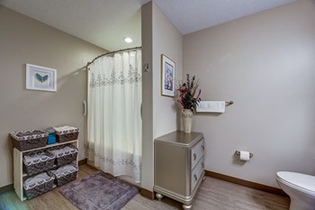 30707 Lake Shore Blvd 1-2 Beds Apartment, Affordable for Rent - Photo Gallery 33