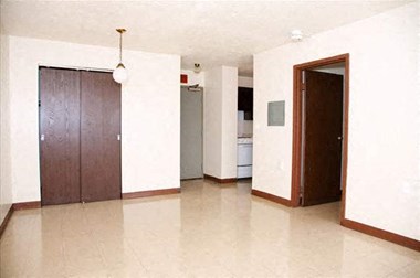 2712 31St Avenue, North 1-2 Beds Apartment for Rent