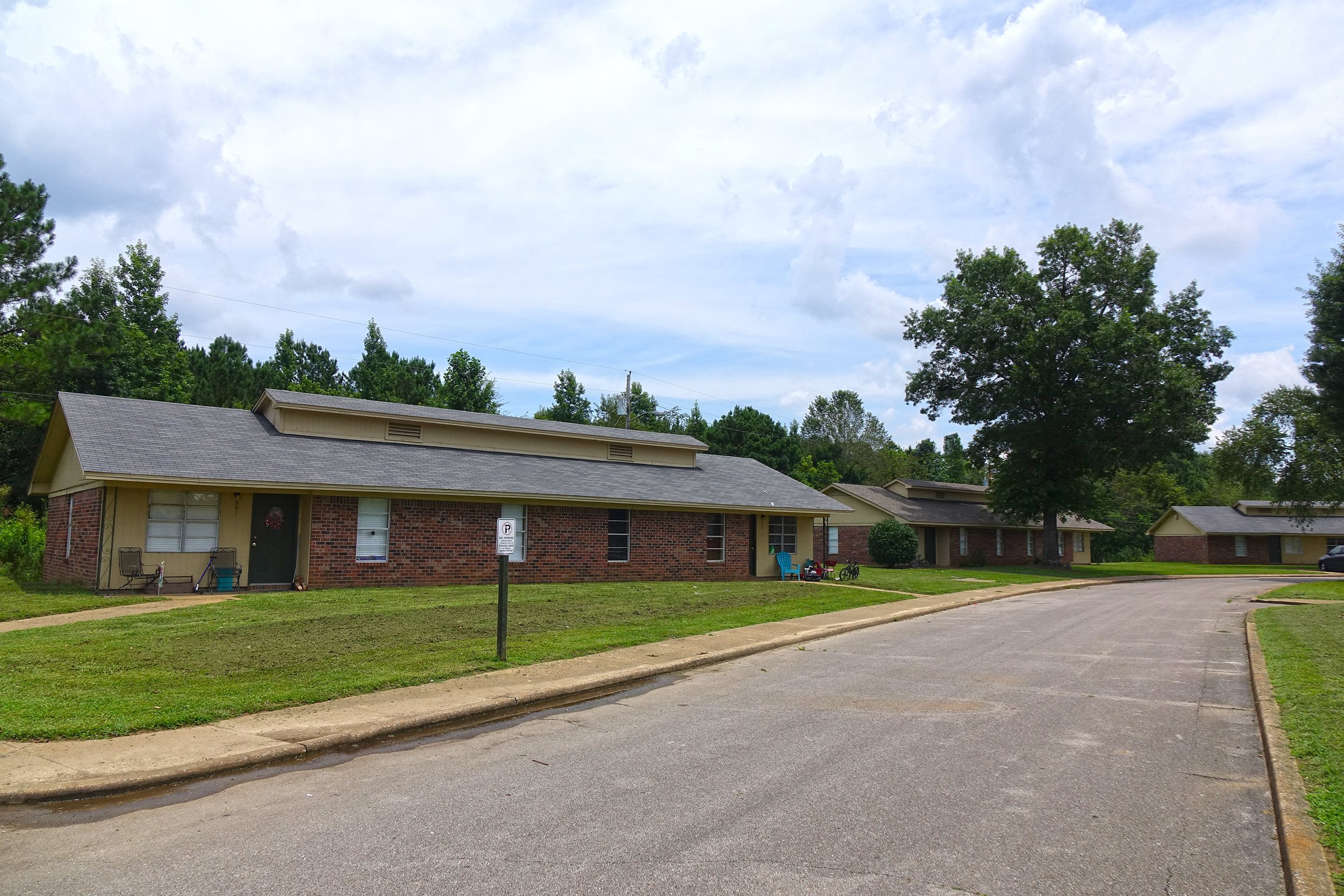 Photos and Video of Northview Apartments in Burnsville, MS