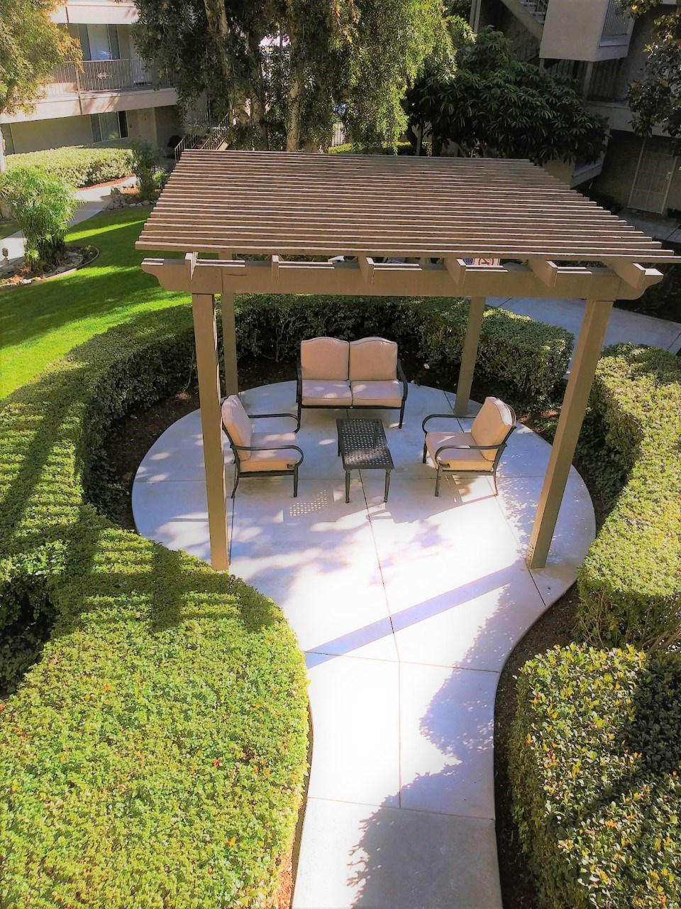 Chateau Spring Gardens Apartments