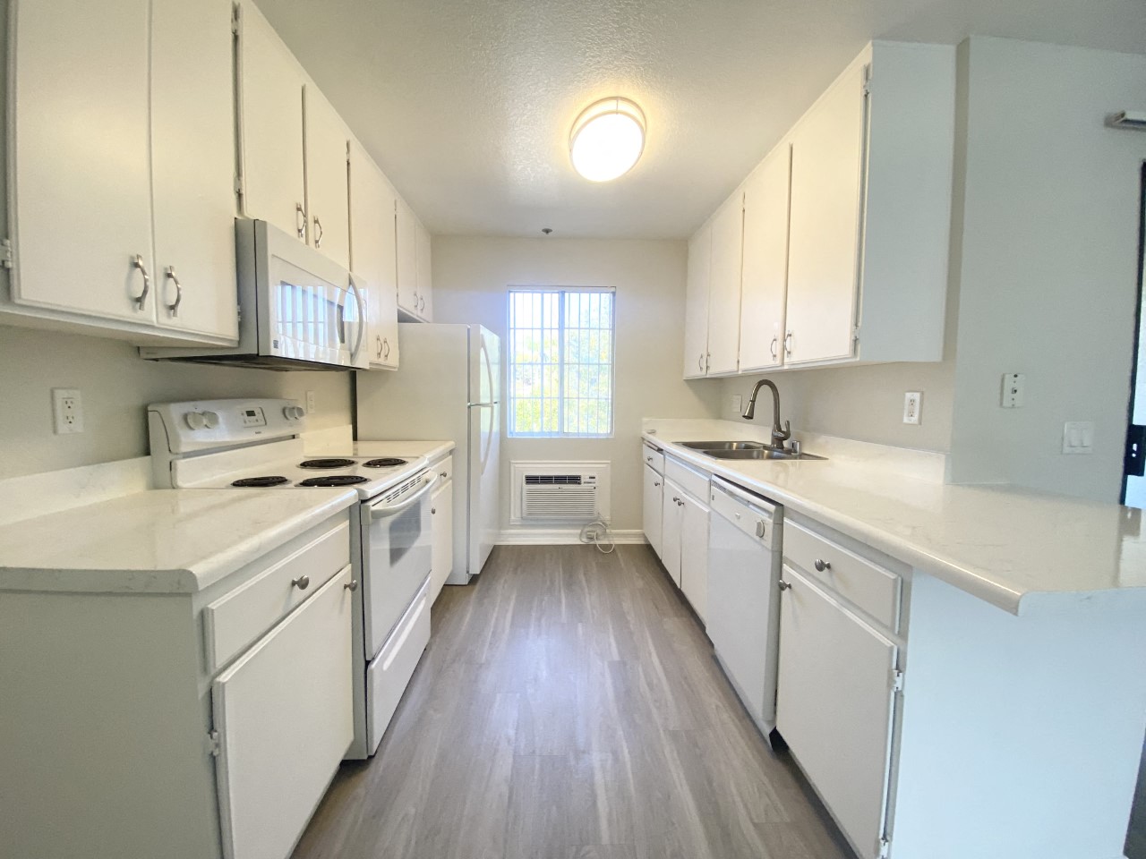 Chateau Spring Gardens Apartments