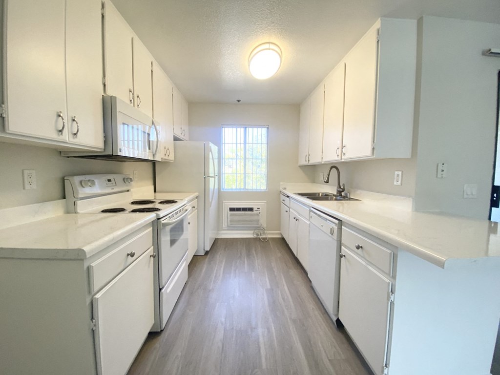 Chateau Spring Gardens Apartments