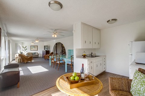 Villa Capri Apartments