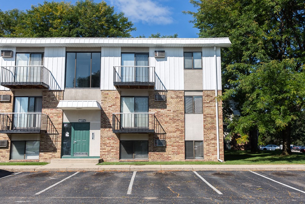 Crossroads Apartments, 881 44th Street SW, Wyoming, MI RentCafe
