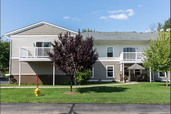 North Pointe Apartments, 3688 North Pointe Drive, Holland, MI - RENTCafé