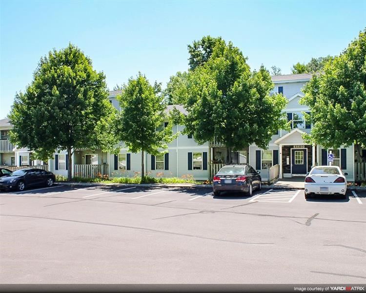 York Creek Apartments, 650 York Creek Drive NW, Comstock Park, MI