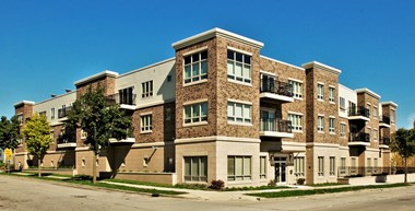 2730 W. Lisbon Ave 2-3 Beds Apartment for Rent - Photo Gallery 1