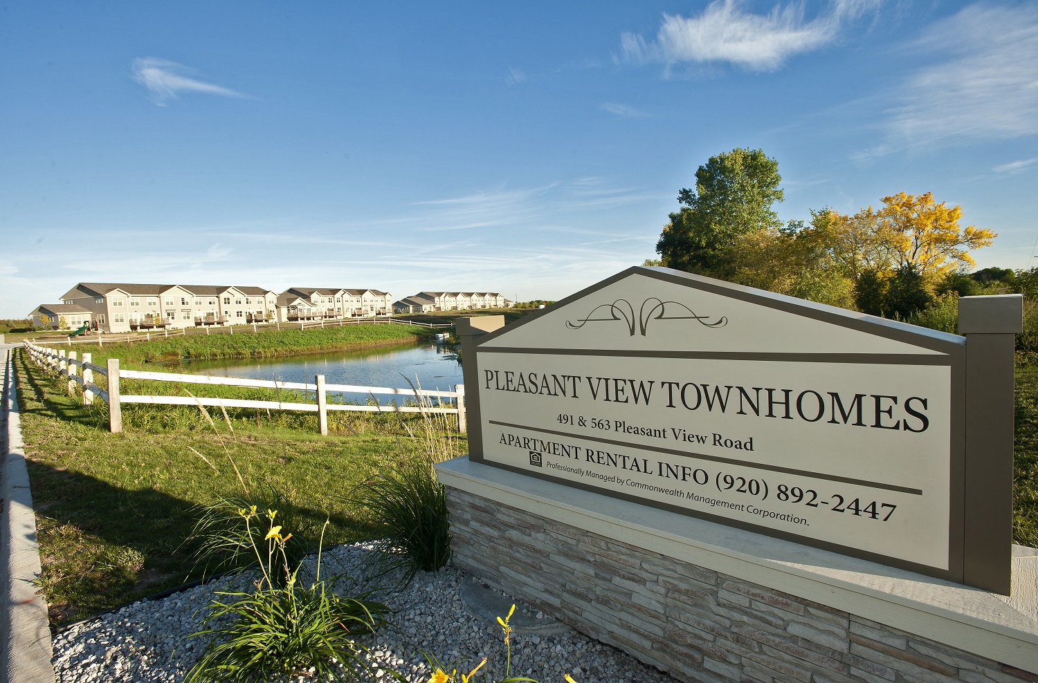 Pleasant View Townhomes Sign