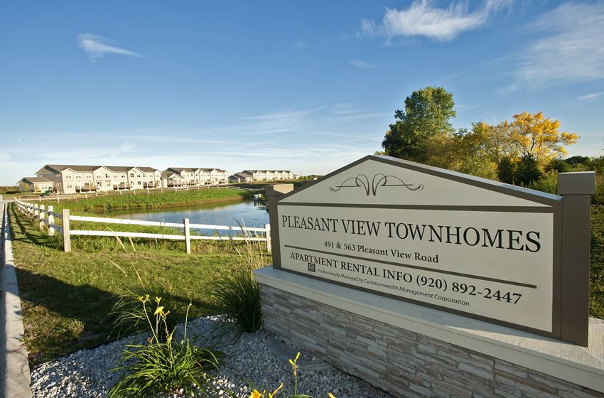 Pleasant View Townhomes Sign - Photo Gallery 1