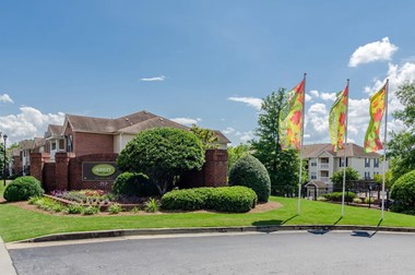 717 Lee Street 1-2 Beds Apartment for Rent - Photo Gallery 5
