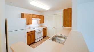 9590 Crain Hwy 1-2 Beds Apartment for Rent - Photo Gallery 4