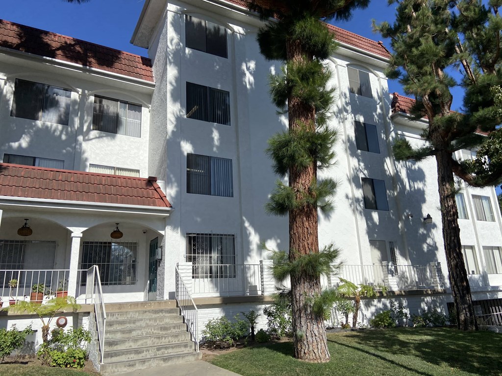 the building in which the hotel is located