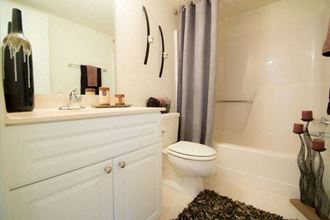 1101 Roper Mountain Road 1-3 Beds Apartment for Rent - Photo Gallery