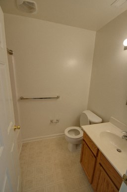 Model Bathroom Model Bathroom - Photo Gallery 6