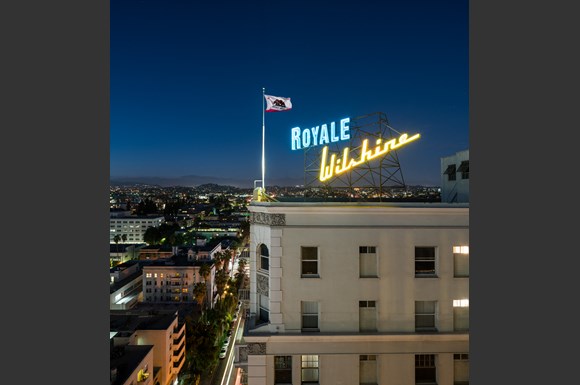 Wilshire Royale Apartments 2619 Blvd Los Angeles Ca Wilshire Royale Apartments In Koreatown Los Angeles Ca